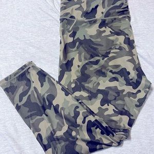 Cami Print ankle length yoga pant